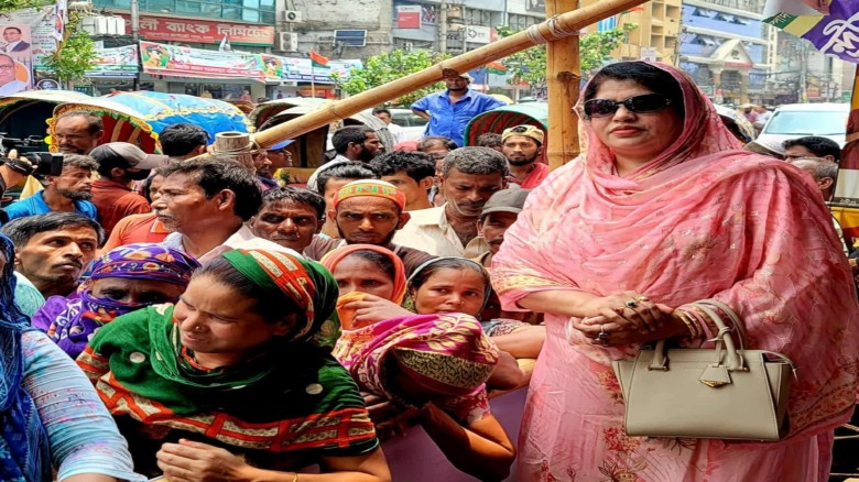 হৃদয়ের অতল গহ্বর থেকে উচ্চারিত এক দ্বীপ কন্যার না বলা কিছু ক