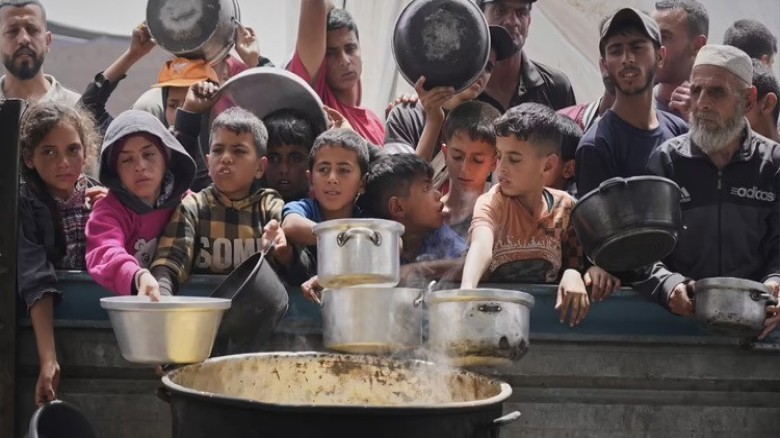 যুদ্ধবিরতির মধ্যেও গাজায় ত্রাণ ও নিরাপত্তা সংকট