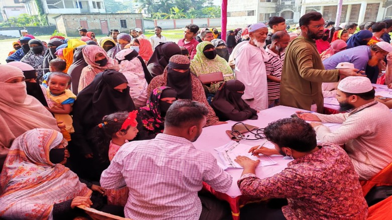 হাতিয়ায় জামায়াত প্রার্থীর ফ্রি মেডিকেল ক্যাম্প: ৬ হাজার রোগীকে সেবা