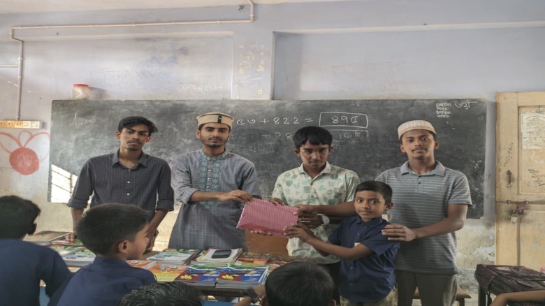 হাতিয়ায় কিশোরকণ্ঠ রংতুলি প্রতিযোগিতার পুরস্কার বিতরণ