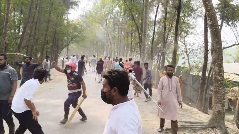 হাতিয়ায় সংসদ সদস্য হান্নান মাসুদের গাড়িবহরে হামলা, অবরুদ্ধসহ আহত ১০