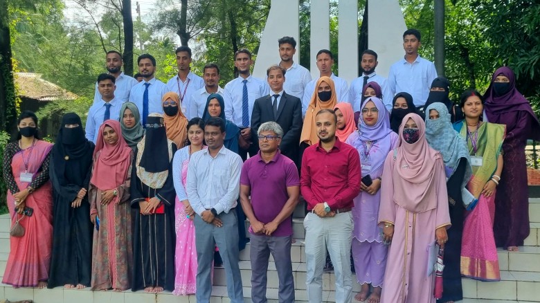 শতভাগ পাশ করে রেকর্ড গড়লো হাতিয়া দ্বীপ সরকারি কলেজের বাংলা বিভাগ